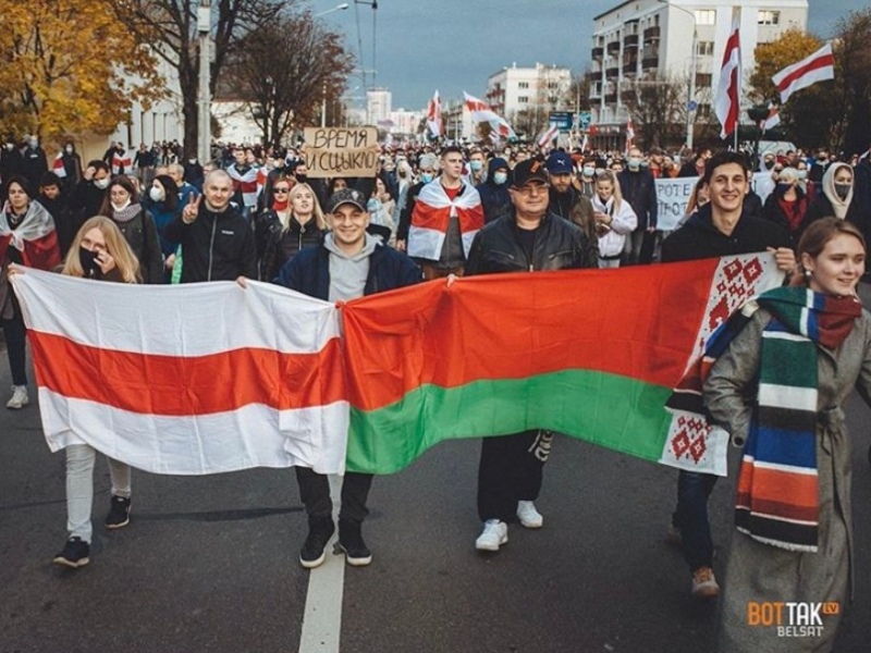 Battle of The Flags: How Two Flags Came At Odds With Each Other In Belarus